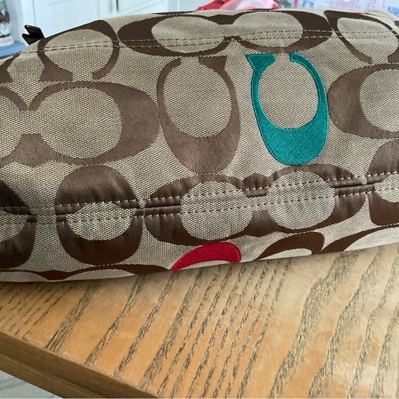 Coach - Picture 3 of 8